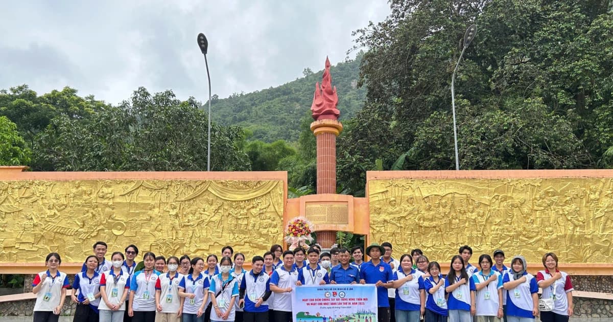 Sinh viên Trường ĐH Y Dược Cần Thơ cùng 'Gieo mãi những nụ cười'
