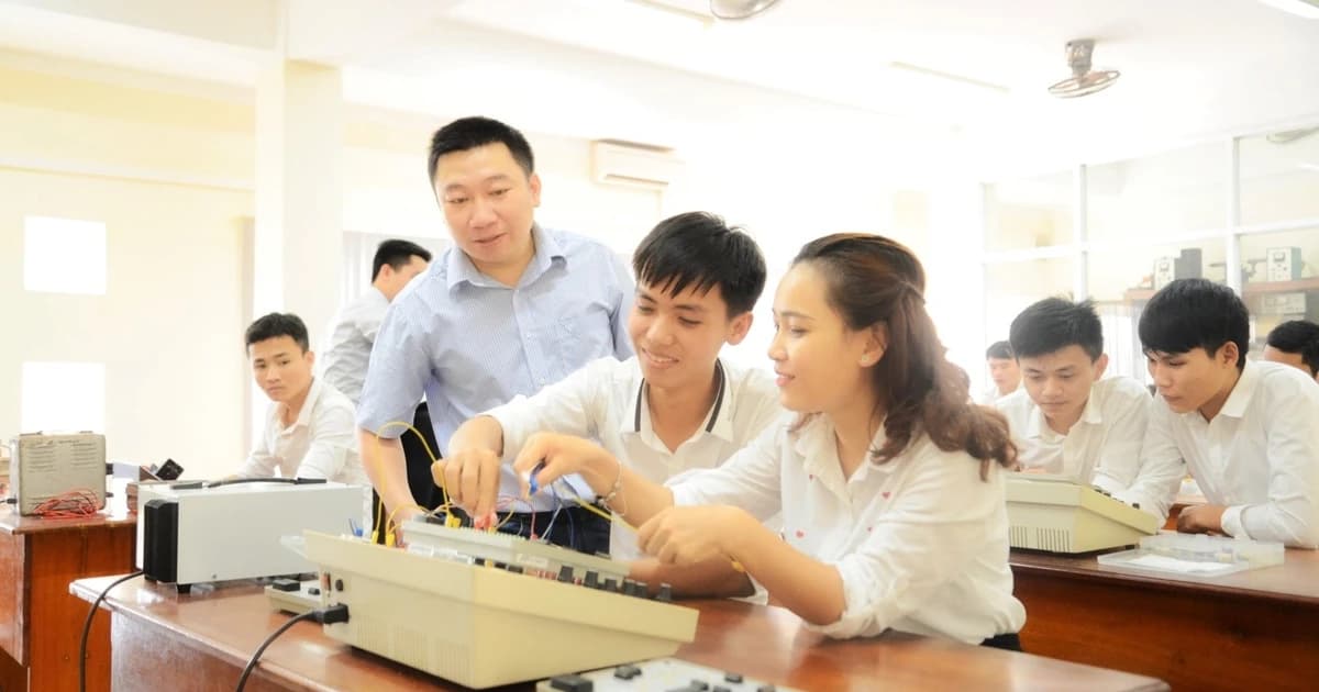 Điểm sàn nhóm ngành đào tạo giáo viên năm 2025: Bảo đảm đủ nguồn tuyển, chất lượng