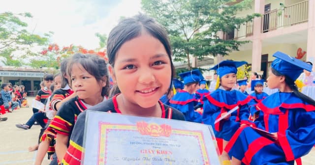 Tái cấu trúc hệ thống giáo dục vùng khó