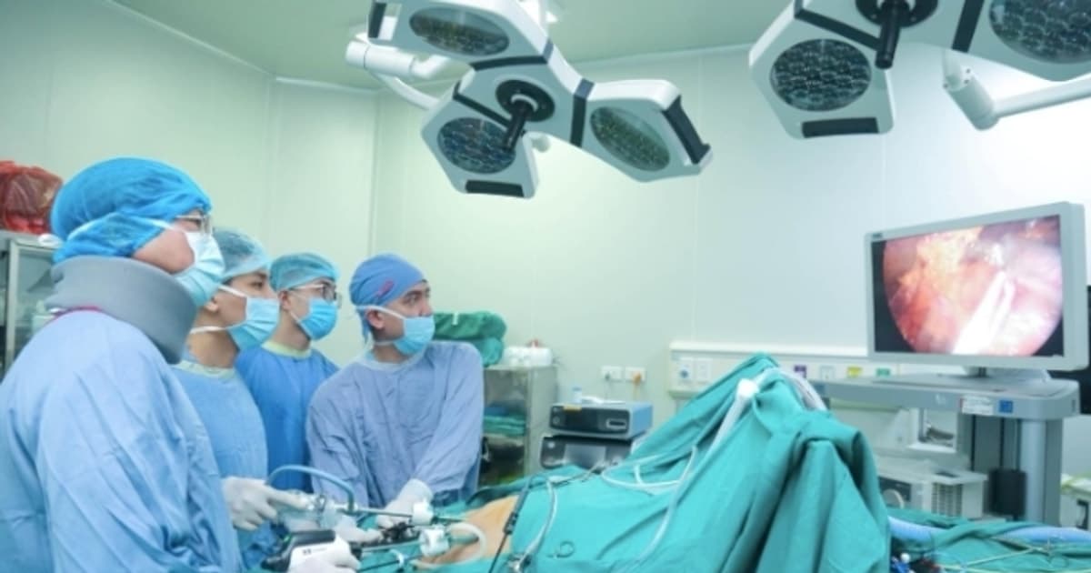 Sụt cân nhanh bất thường, người đàn ông bàng hoàng phát hiện cùng lúc hai loại ung thư hiếm