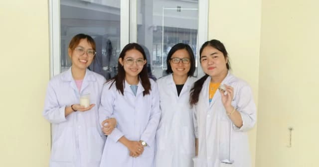 Sinh viên tạo muối ăn ít natri từ mai mực