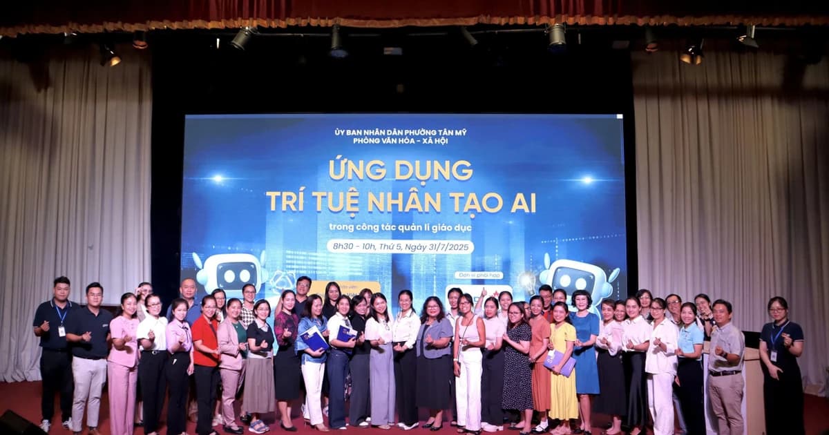 Tập huấn ứng dụng AI cho cán bộ quản lý giáo dục