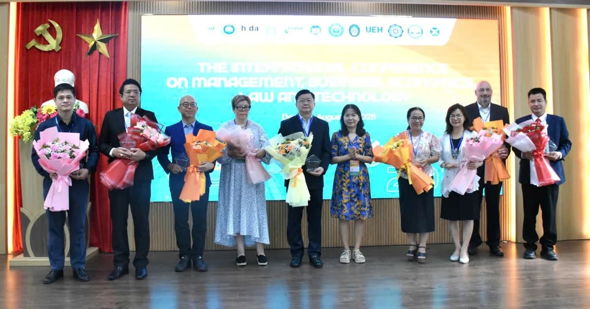 Trường ĐH hỗ trợ doanh nghiệp thích ứng với các thay đổi về pháp lý và công nghệ
