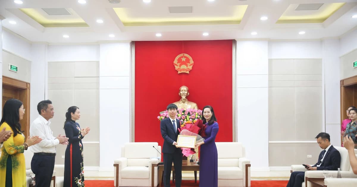 Quảng Ninh thưởng 400 triệu đồng cho nam sinh đoạt Huy chương Quốc tế