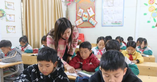 Nâng chất lượng đội ngũ: Điểm tựa từ Luật Nhà giáo