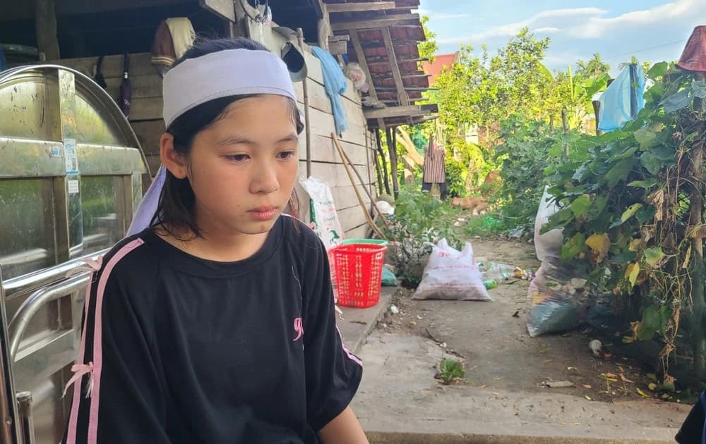 Cha đổ bệnh 'bỏ đi' theo 'thế giới của mẹ', 2 chị em mồ côi cần bàn tay che chở