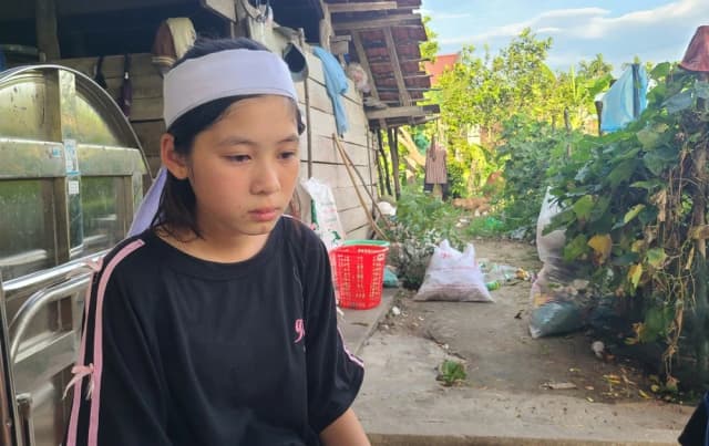 Cha đổ bệnh 'bỏ đi' theo 'thế giới của mẹ', 2 chị em mồ côi cần bàn tay che chở