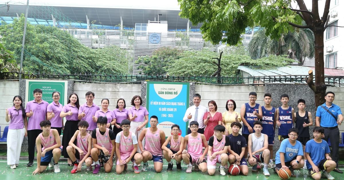 Chung tay xây dựng sân bóng rổ cho học sinh Thủ đô