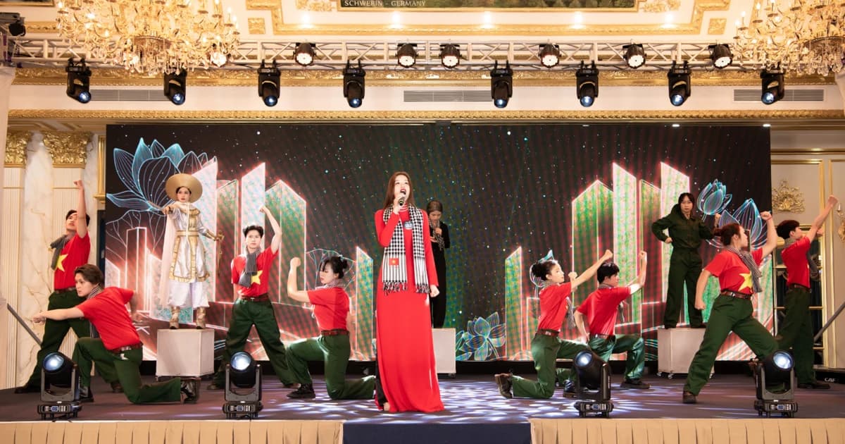 Thí sinh Miss Grand Vietnam 2025 lan tỏa tinh thần yêu nước