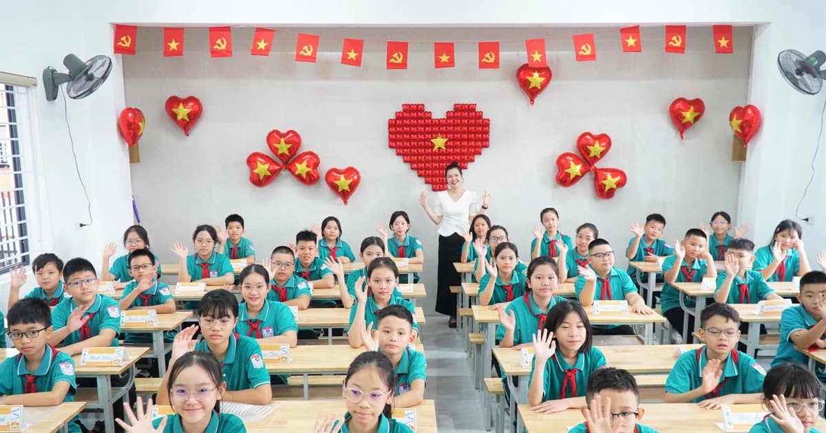 Học sinh Nghệ An nô nức tựu trường sau bão