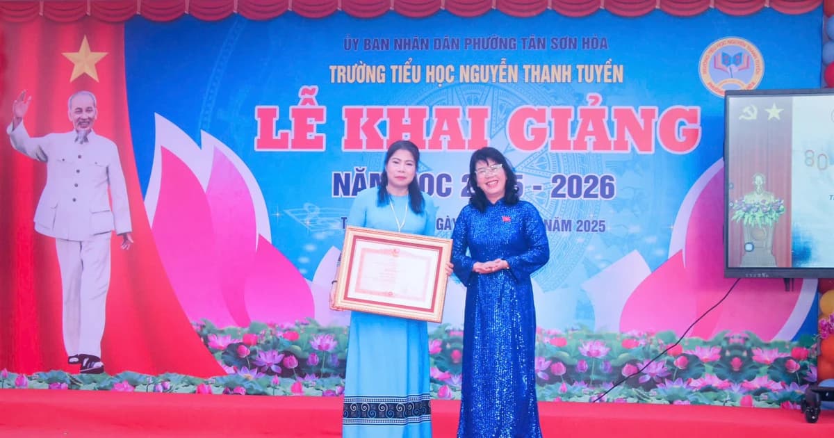 Trường tiểu học ở TPHCM nhận Bằng khen của Thủ tướng Chính phủ dịp khai giảng