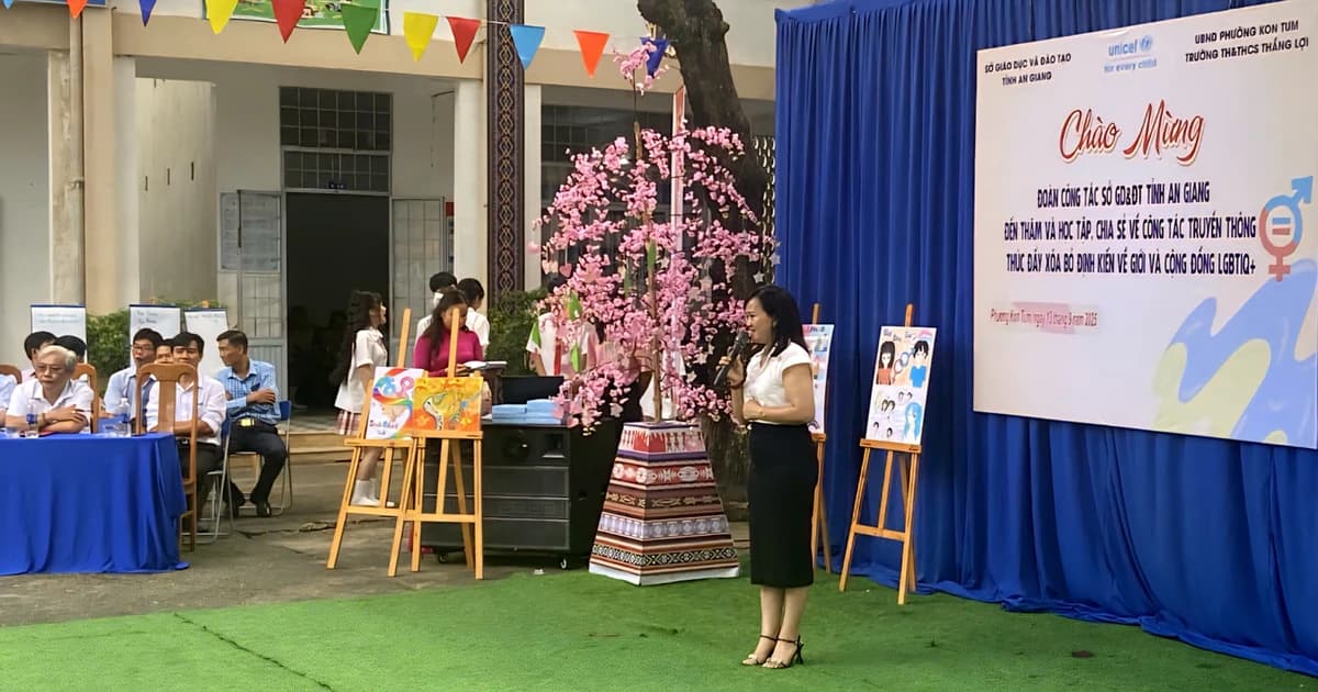 Học tập, chia sẻ kinh nghiệm truyền thông xóa bỏ định kiến về giới