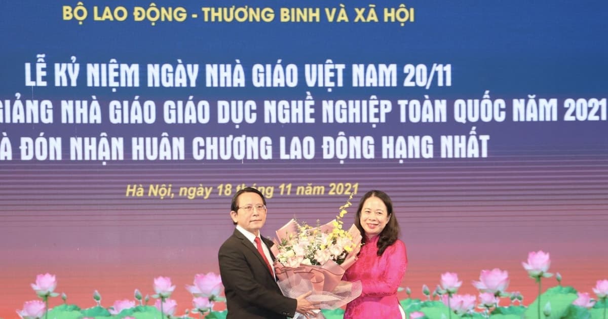 Thu hút, trọng dụng và đãi ngộ 'nhân tài': Giải pháp đột phá hiện thực hóa mục tiêu Nghị quyết 71-NQ/TW