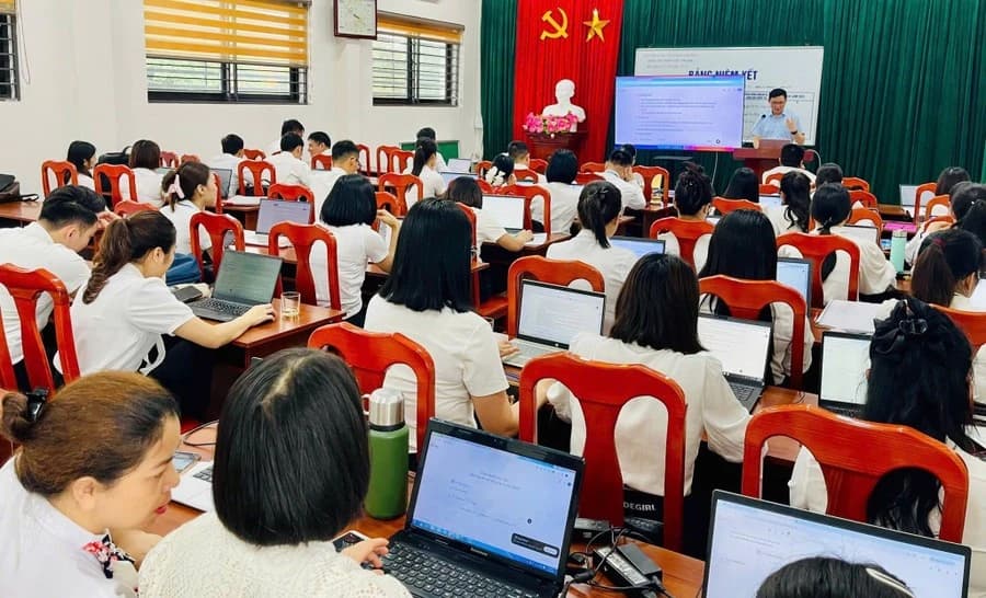 Chuyển động lớn từ định hướng chuyển đối số trong giáo dục