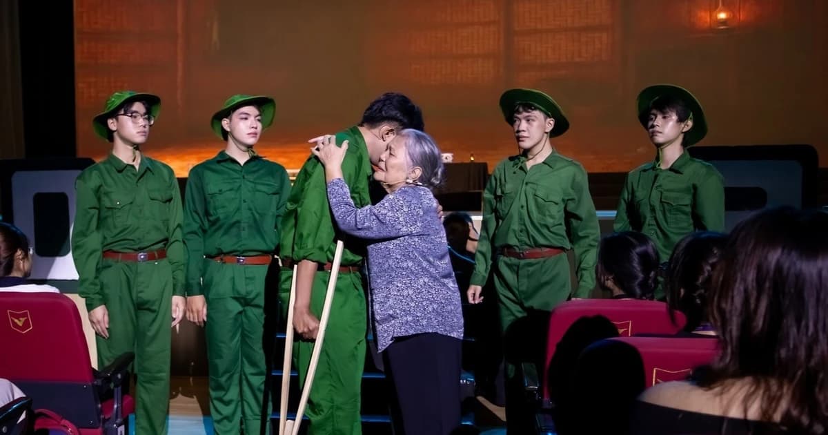 Văn học lịch sử trong giáo dục học sinh