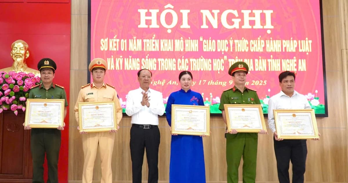 'Làm thật, hiệu quả thật' trong giáo dục pháp luật cho học sinh tại Nghệ An
