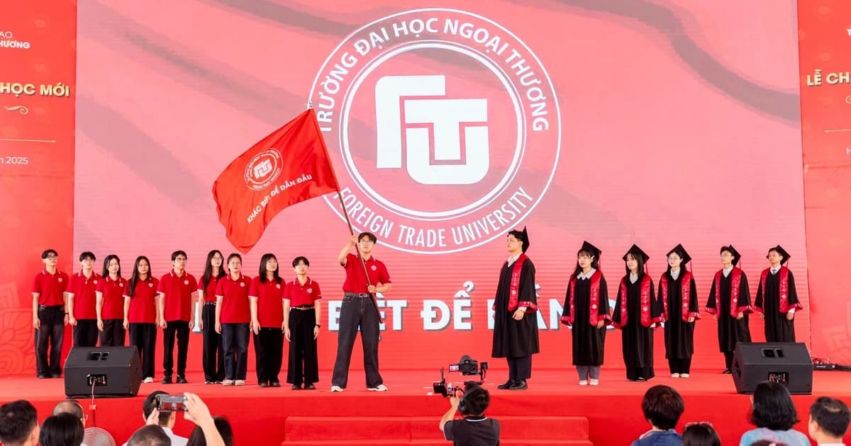 Hiệu trưởng Trường ĐH Ngoại Thương khuyên tân sinh viên làm việc khó mỗi ngày