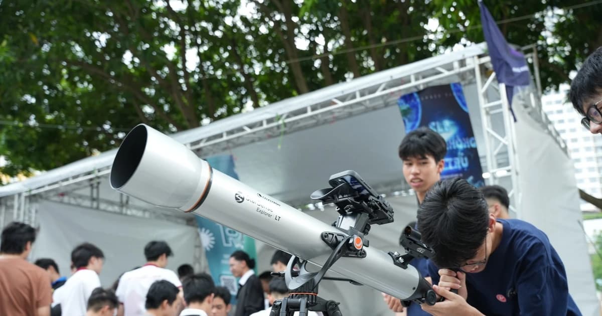 Đích cuối cùng của Nghị quyết 71 là đào tạo ra những người ‘vừa hồng vừa chuyên’