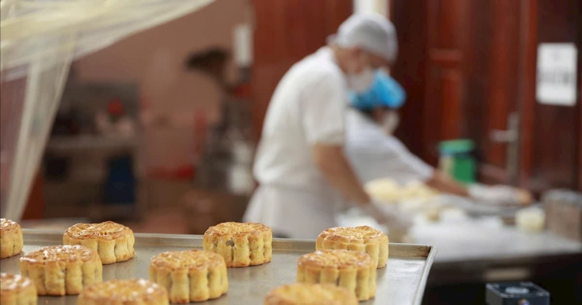 Vị bánh Trung thu xưa nơi làng nghề Xuân Đỉnh