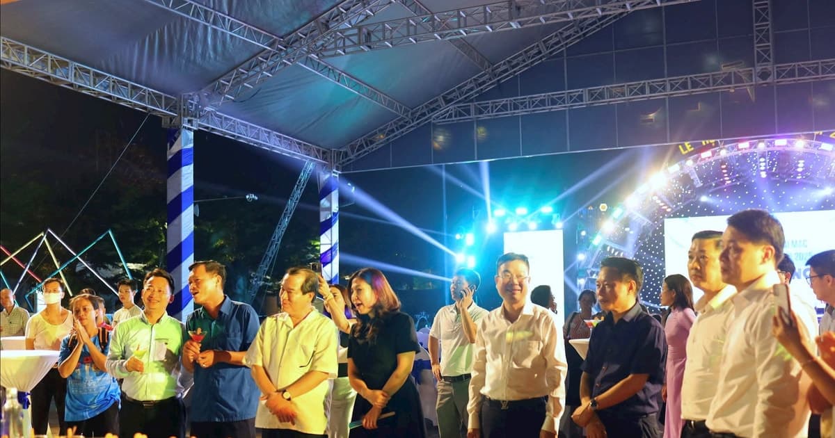 Người dân và du khách hào hứng với Lễ hội đồ uống 'Thưởng vị Hà Nội'