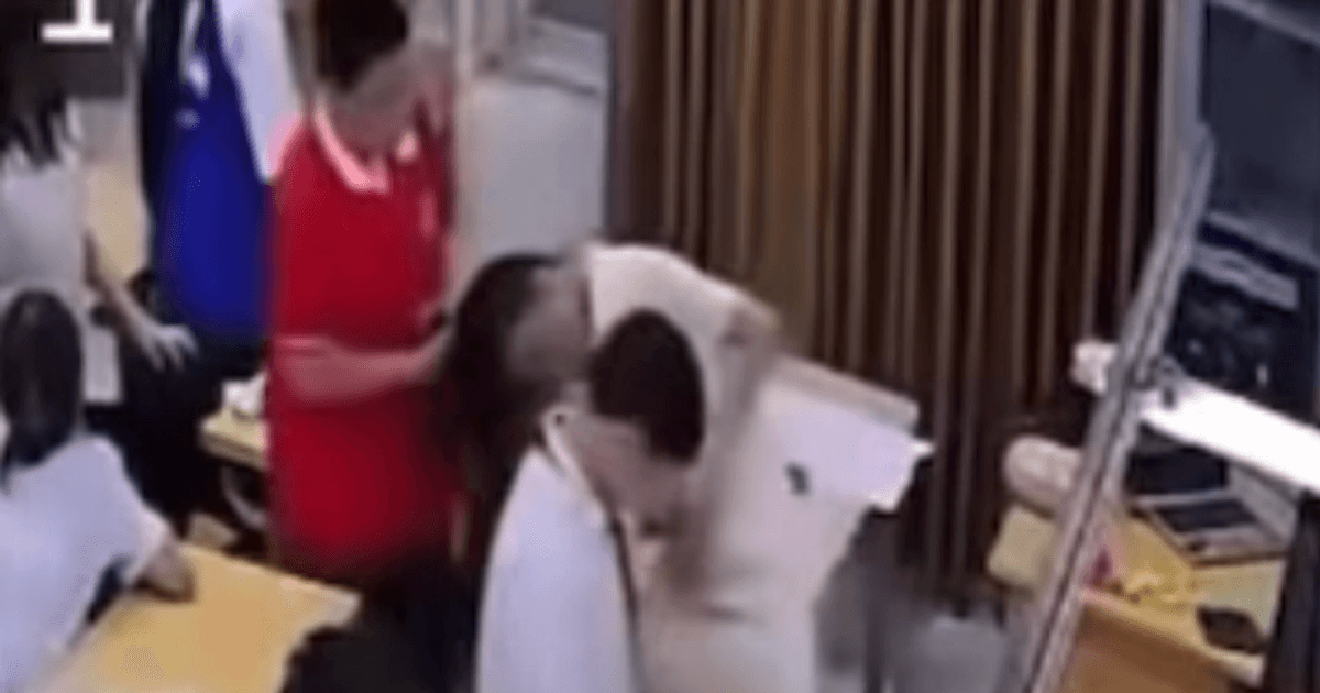 Học sinh xúc phạm thầy cô, bạn bè có thể bị cách ly khỏi trường học