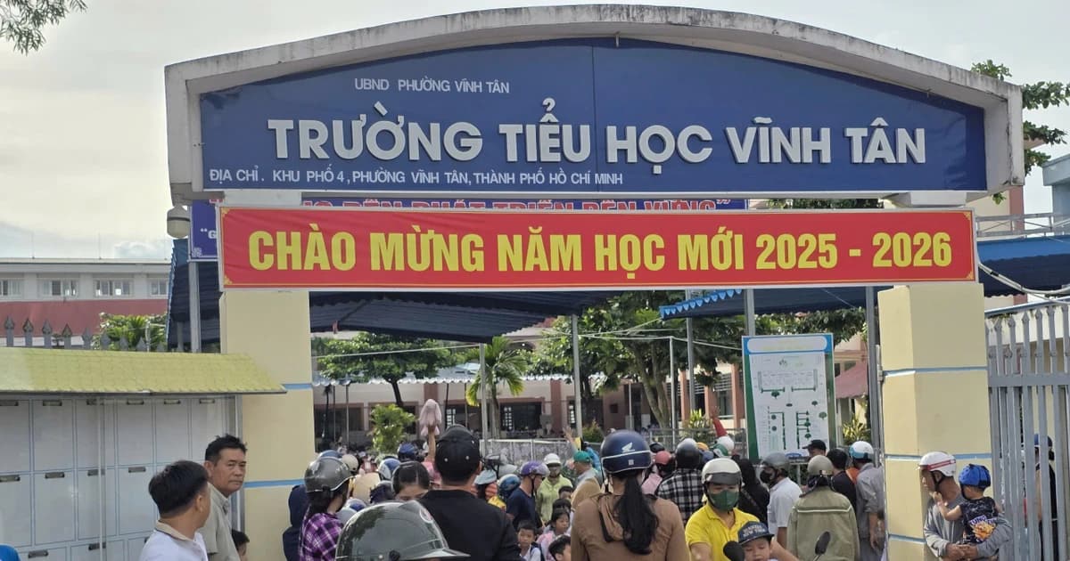 Chủ tịch UBND TPHCM chỉ đạo khẩn vụ cơ sở vật chất trường học xuống cấp