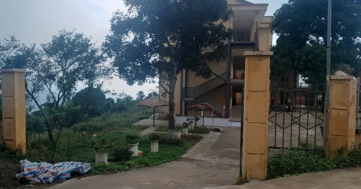 Cổng trường hơn 10 năm tuổi ở Nậm Mười và lần kiểm tra "không thấy dấu hiệu bất thường" trước thảm kịch