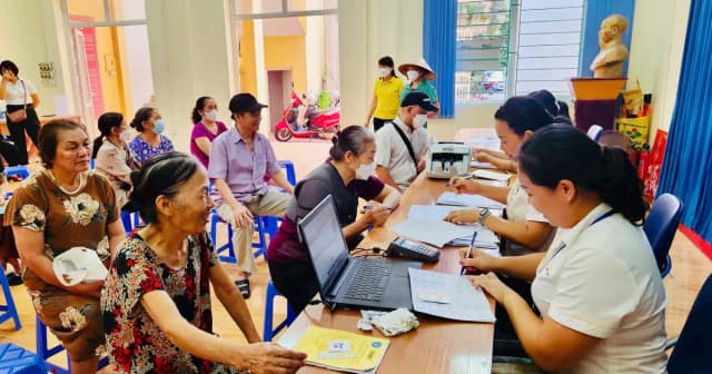 Bộ Y tế yêu cầu các tỉnh sớm chi trả trợ cấp hưu trí xã hội cho người từ 75 tuổi