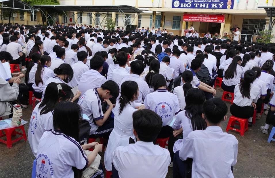 Hơn 650 thí sinh thi vào đội tuyển học sinh giỏi THPT tỉnh Cà Mau