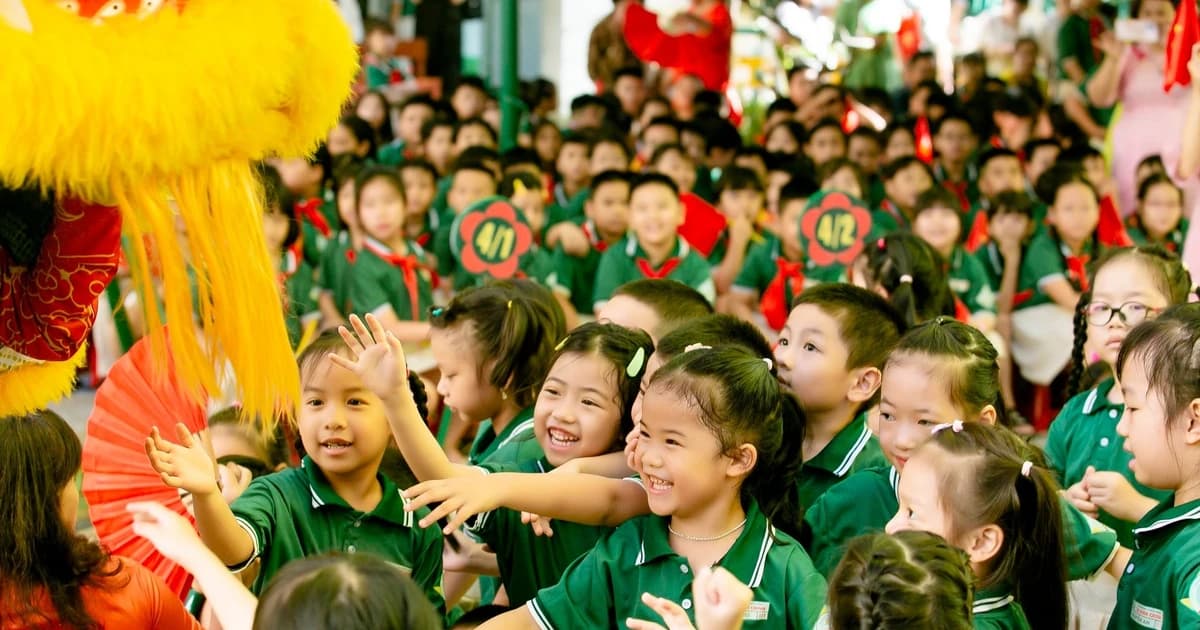 Trường học 'tiếp sức' nâng cao năng lực số cho giáo viên