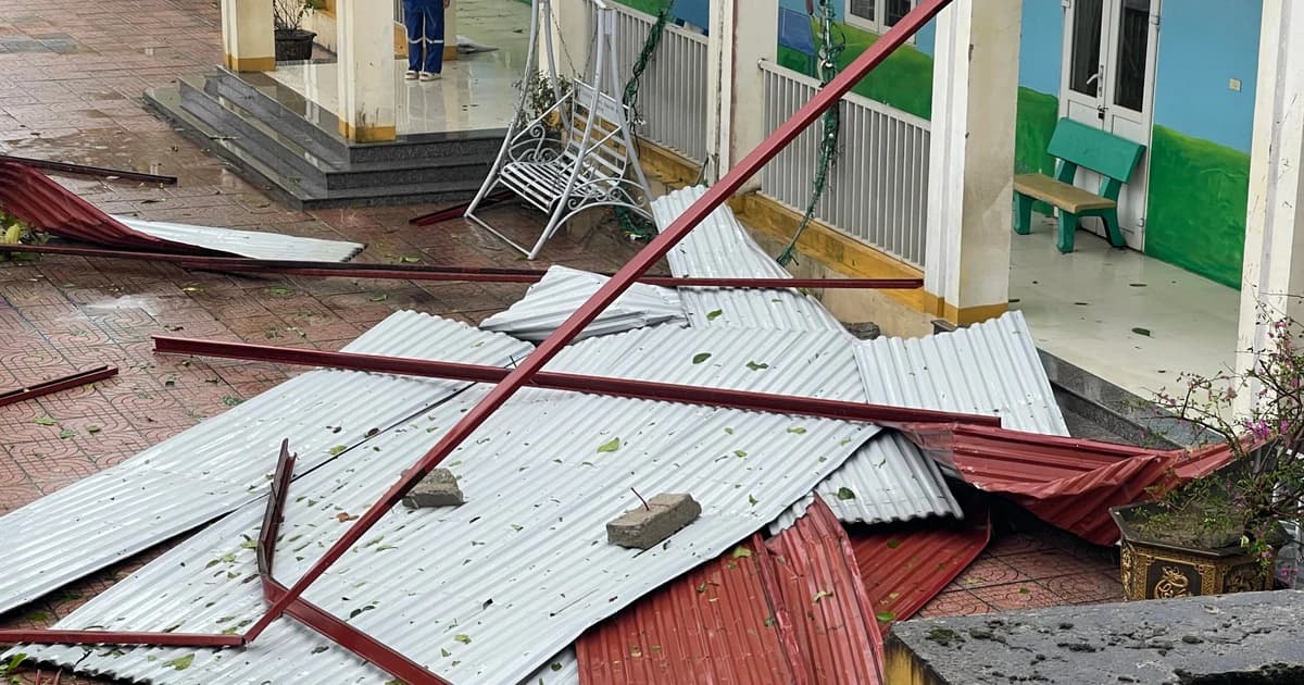 Trường học miền Trung chồng chất khó khăn khi 'bão sau dồn bão trước'