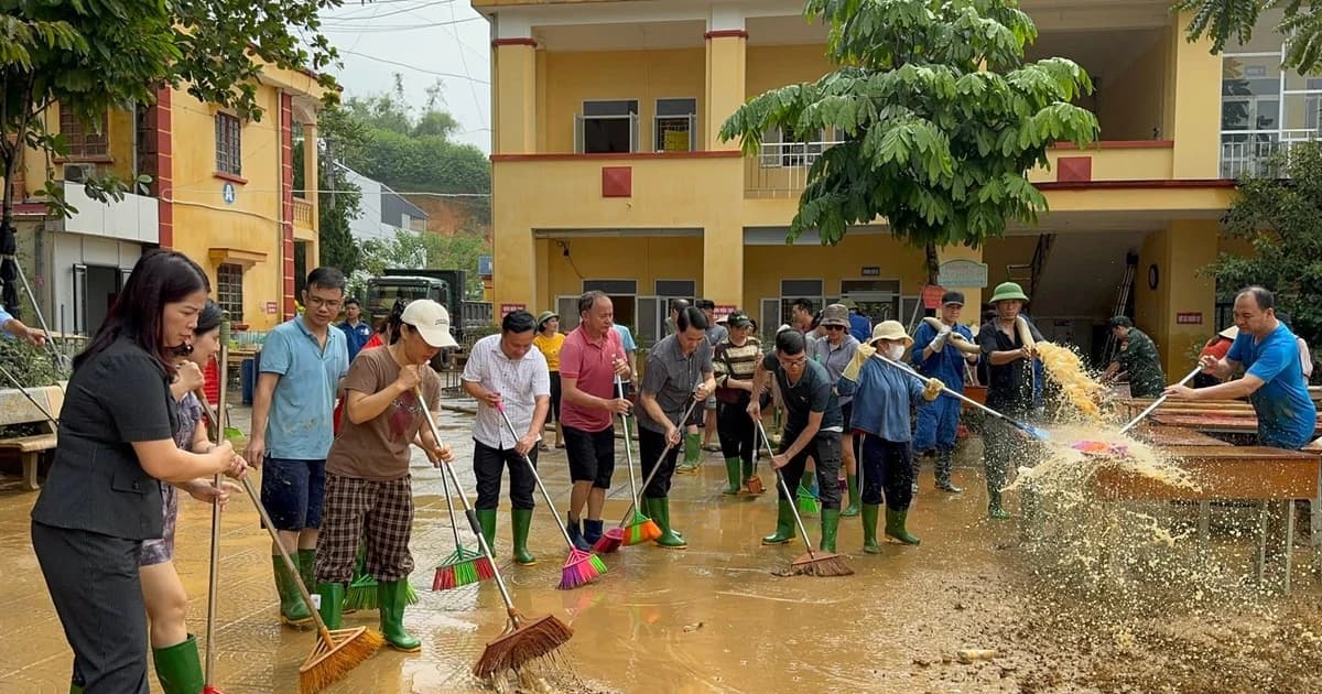Trường học vùng cao tất bật khắc phục hậu quả bão lũ