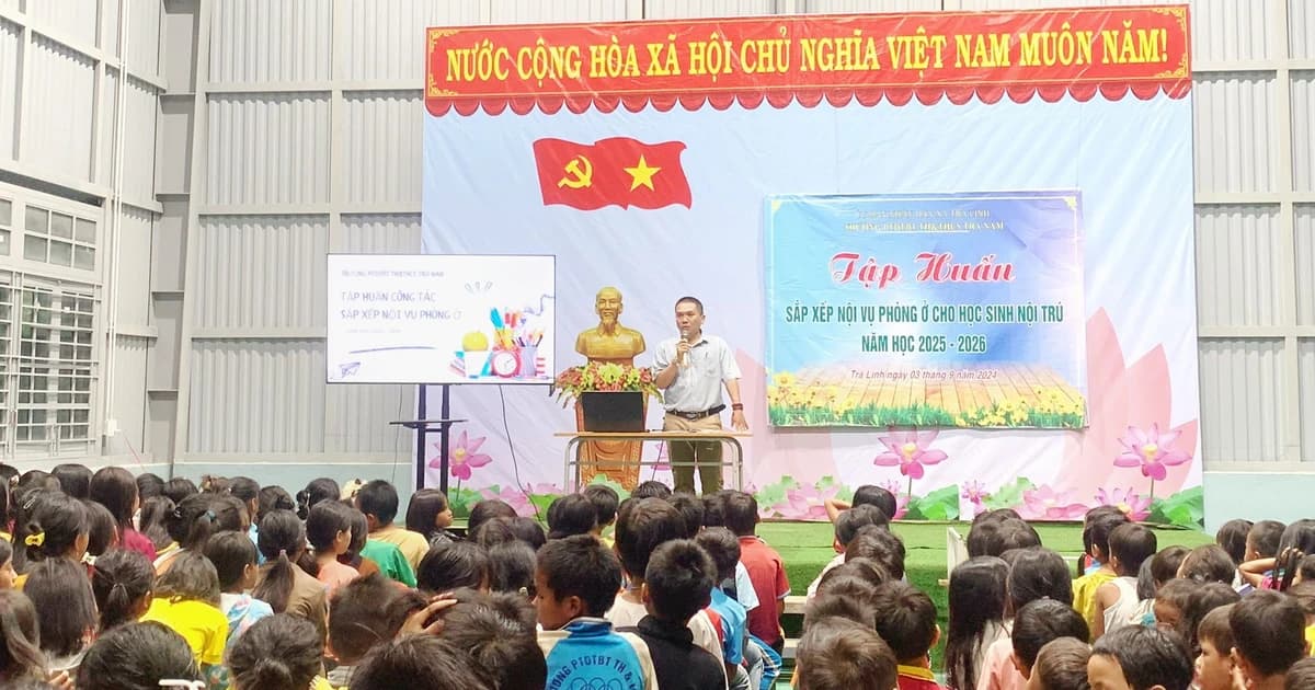 Người thầy ‘xóa sổ’ điểm trường lẻ ở rừng sâu Ngọc Linh