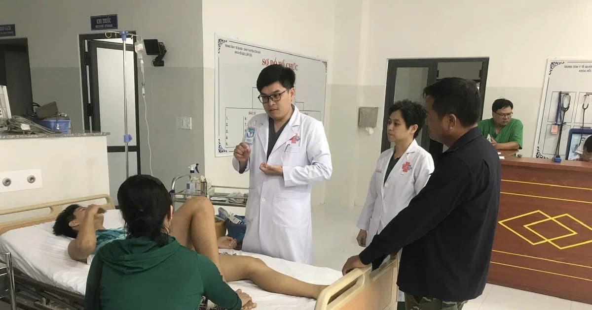 Phẫu thuật cấp cứu thủng dạ dày cho học sinh 15 tuổi tại Côn Đảo