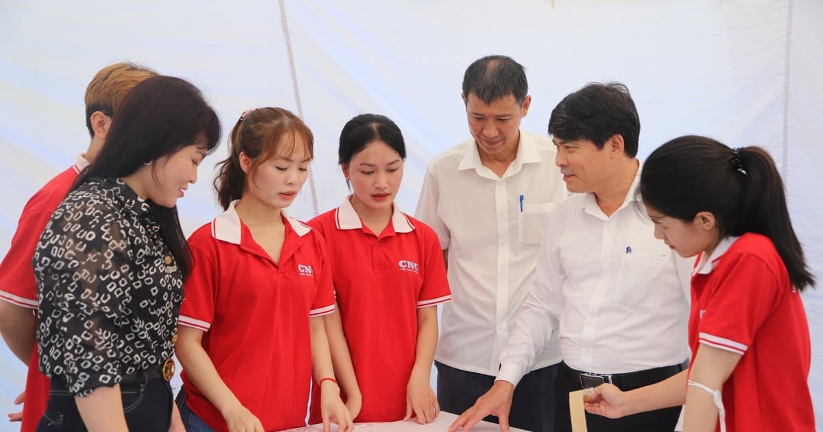 Bộ GD&ĐT chấm dứt 'thi hộ, làm hộ' cuộc thi Khoa học kỹ thuật học sinh