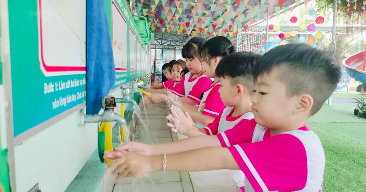Làm sao để học sinh cảm thấy nhà vệ sinh trường học như ở nhà