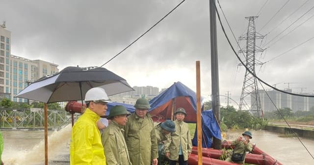 Hà Nội: Huy động tối đa lực lượng, bảo đảm an toàn tuyệt đối cho người dân trong mưa lũ