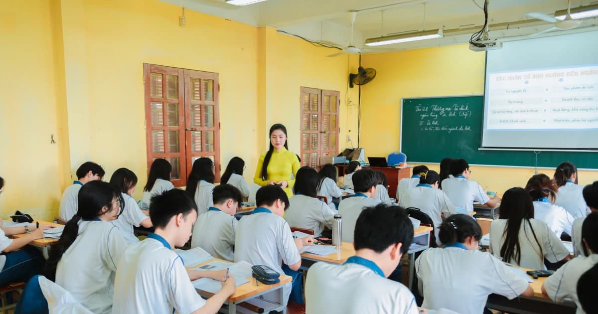 Ban hành Chương trình giáo dục nâng cao các môn chuyên