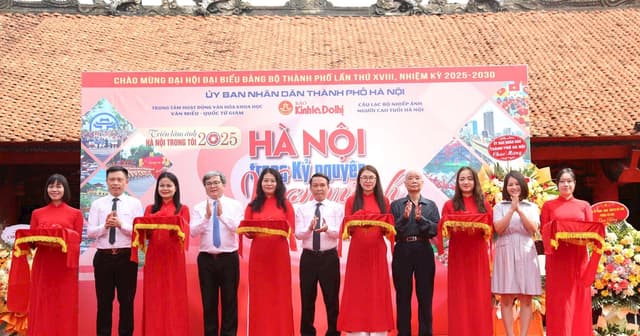 Triển lãm ảnh 'Hà Nội trong tôi' lần thứ 20: Dấu ấn Kỷ nguyên vươn mình của Thủ đô