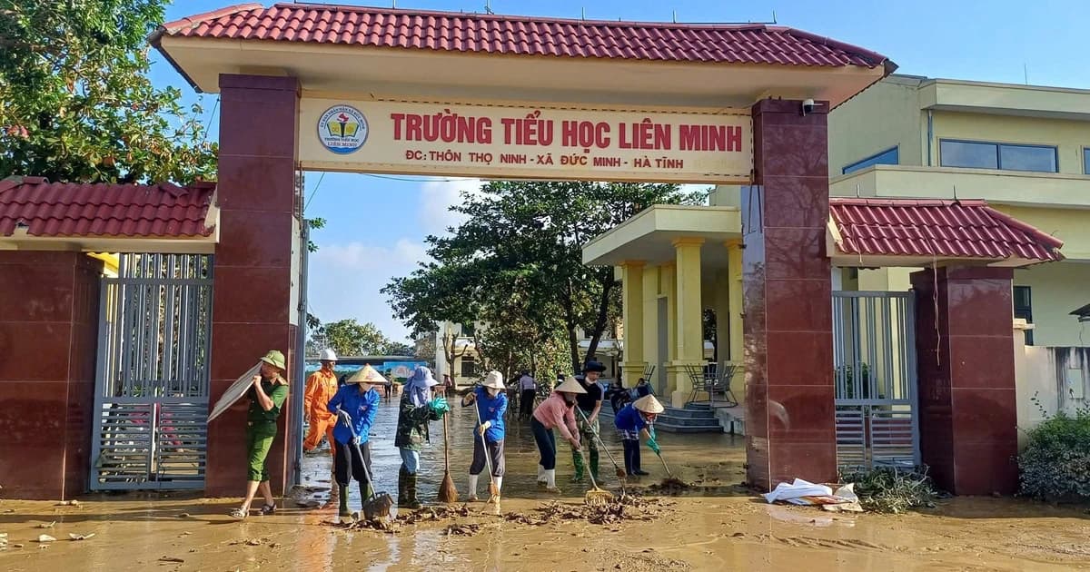 Ấm tình đồng nghiệp nơi cơn lũ đi qua