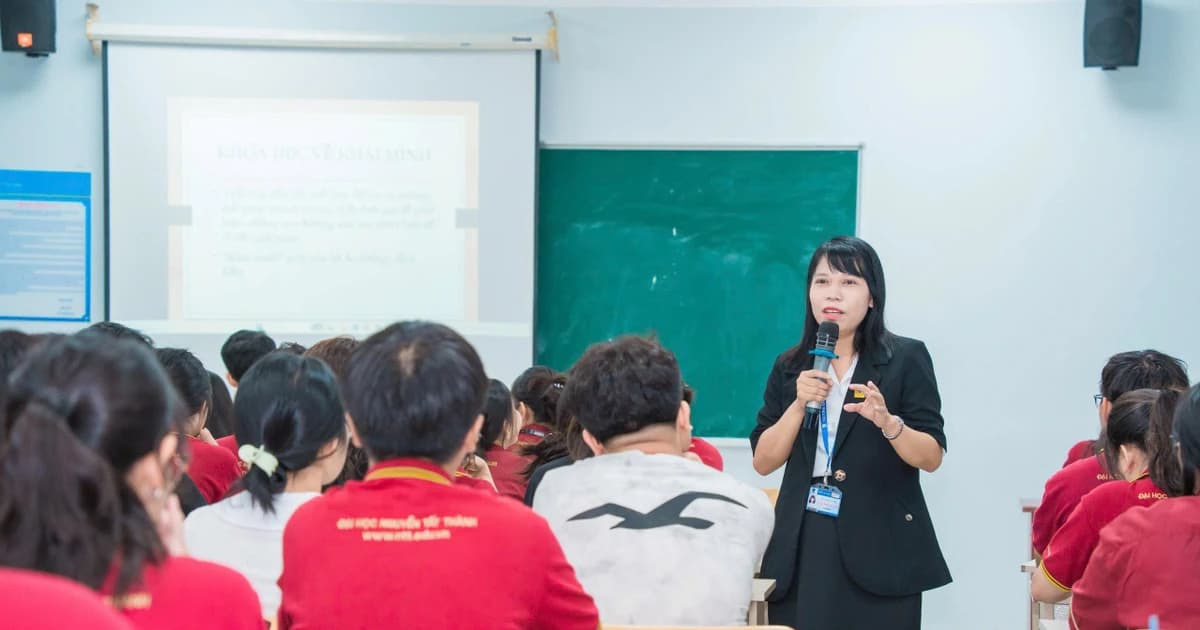 Vận dụng tư tưởng Hồ Chí Minh thúc đẩy học tập suốt đời trong trường đại học