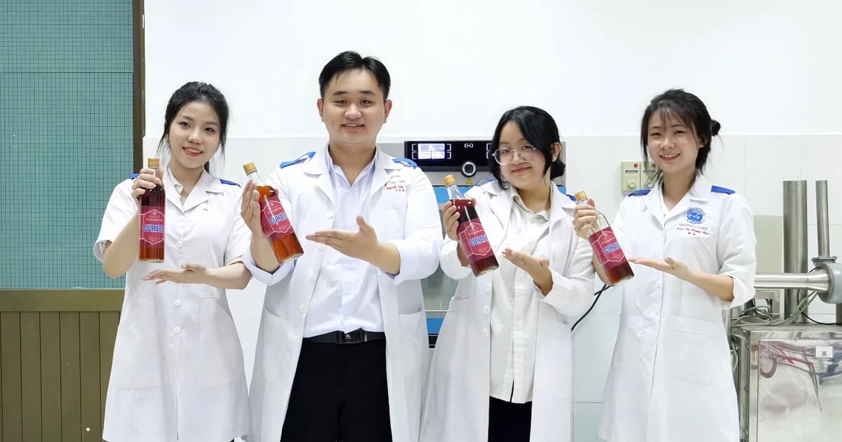 Hành trình biến củ hành tím thành nước mắm chay của sinh viên miền Tây