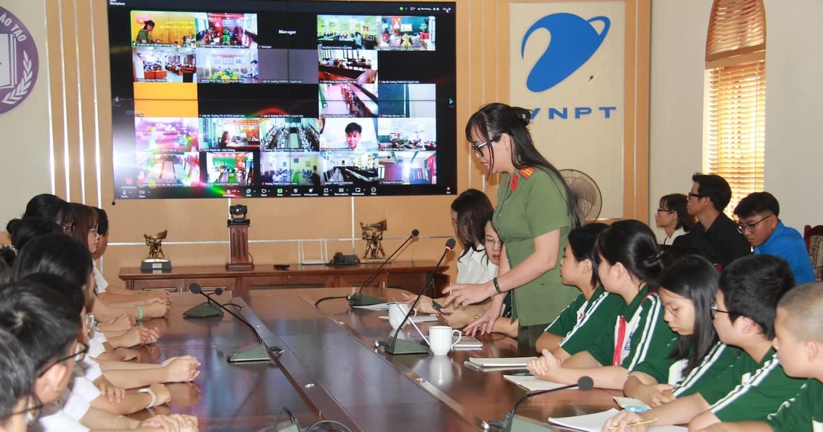 Hơn 340.000 học sinh Hưng Yên được tập huấn chuyển đổi số