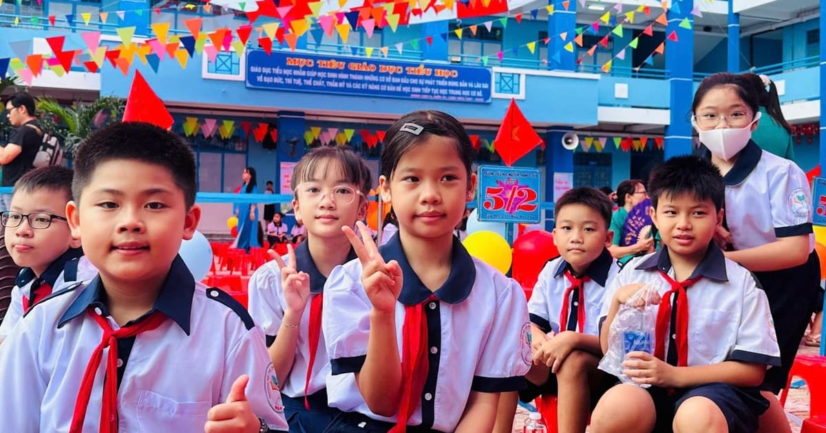Không thu quỹ phụ huynh: Lan tỏa 'làn gió mát'