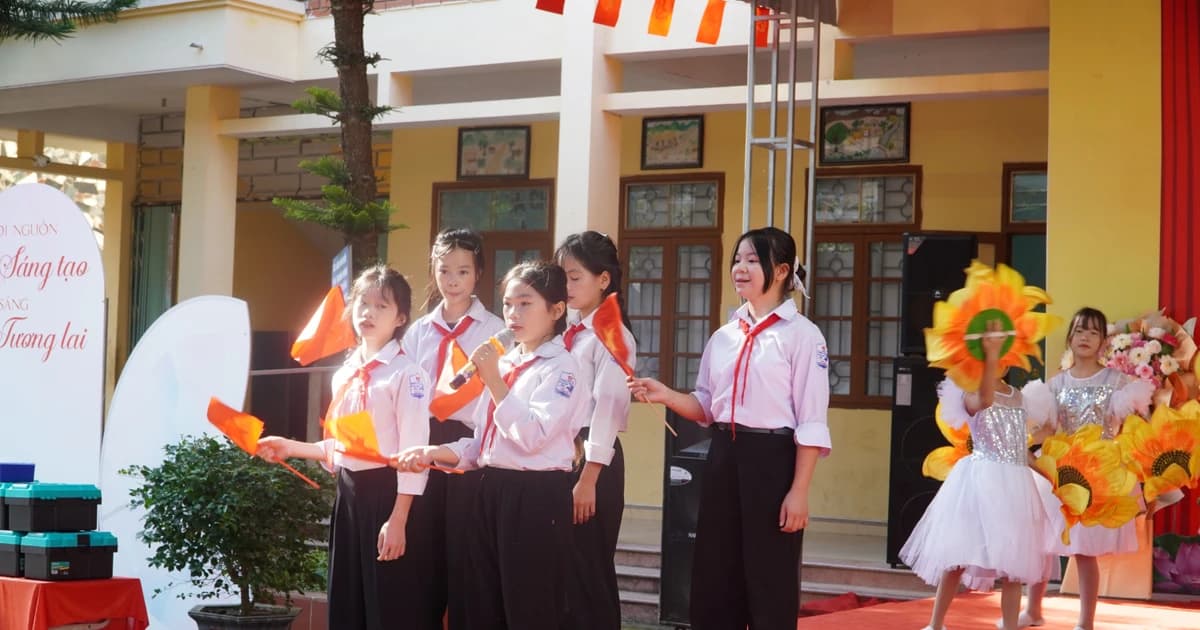 Lan tỏa kiến thức, thông tin từ lớp học đến từng mái nhà vùng cao