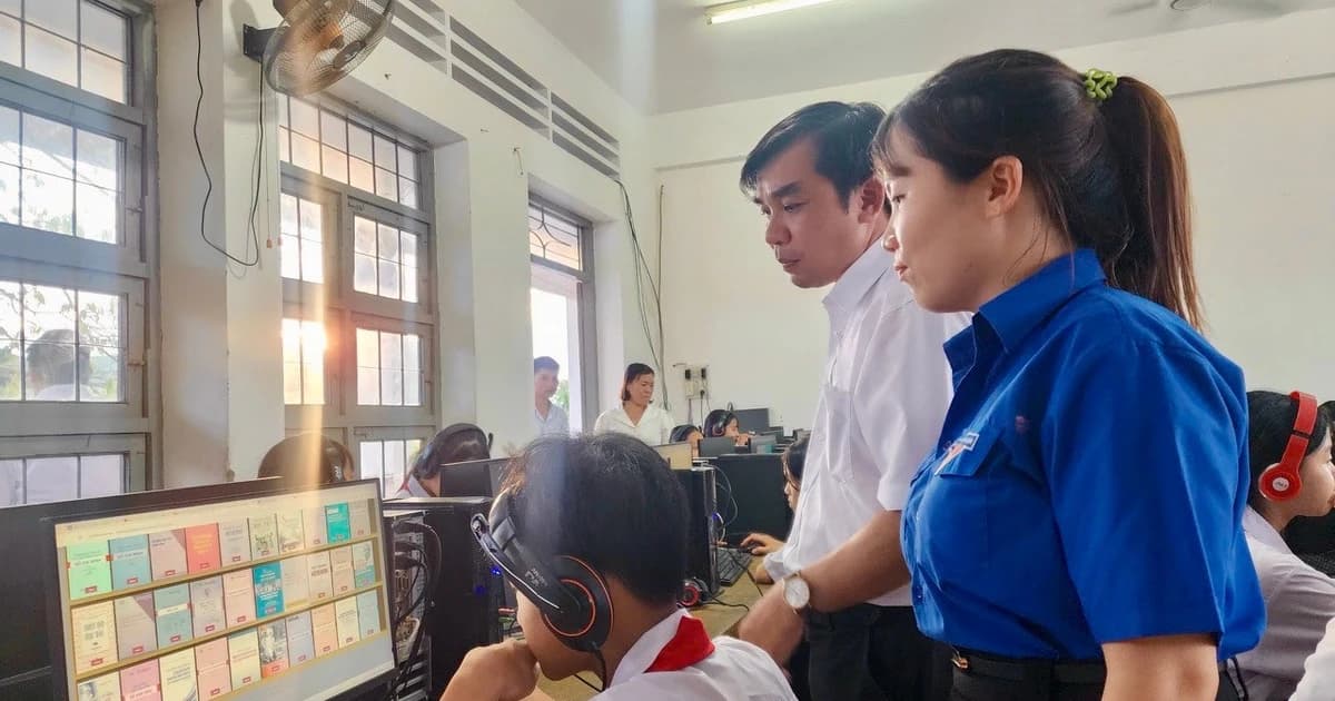 Thu hẹp khoảng cách tri thức bằng thư viện số