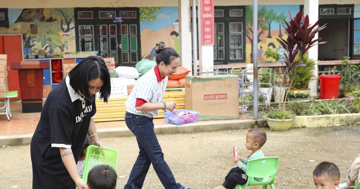 Khi ánh chữ sáng trên non cao Tìa Dình