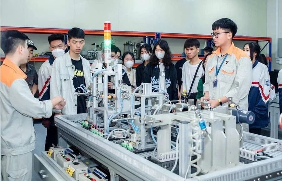 Gỡ 'nút thắt' cho giáo dục nghề nghiệp