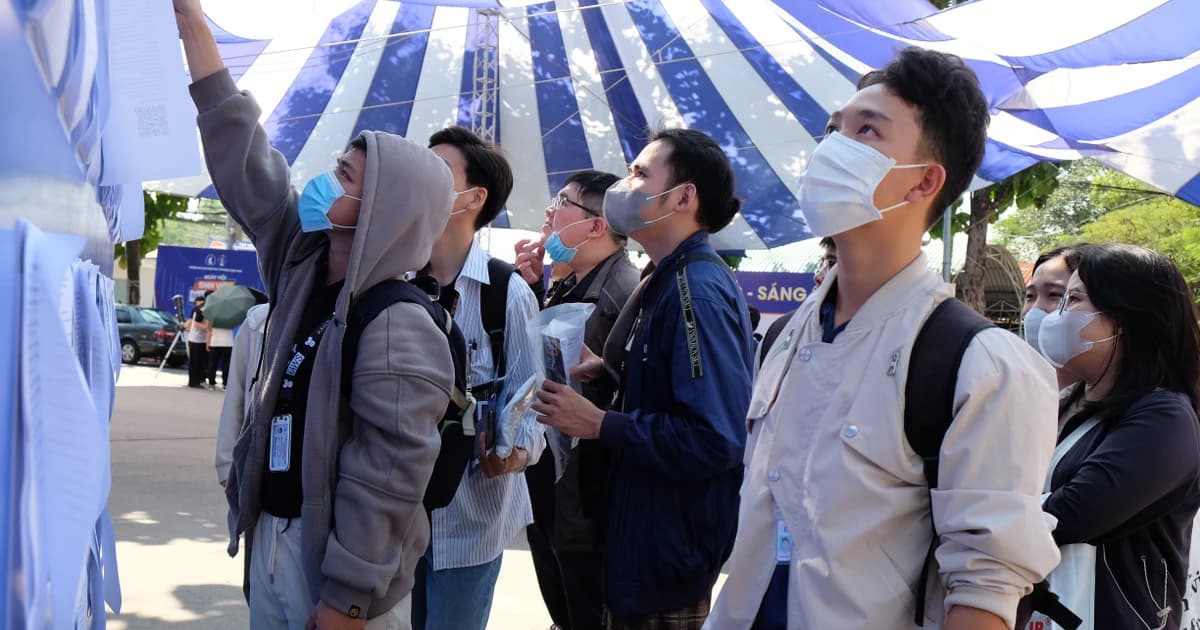 Không đợi tốt nghiệp, sinh viên 'săn' việc sớm