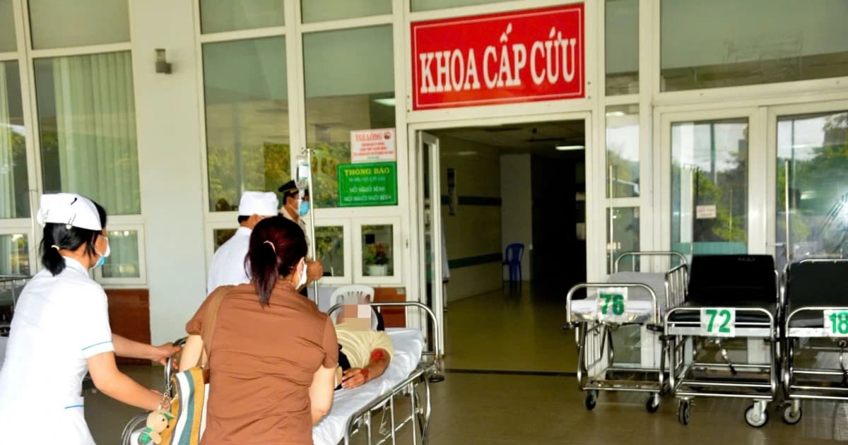 Không có người thân đi cùng, bệnh viện có được từ chối cấp cứu?